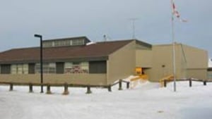 Shamattawa school, library