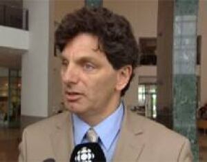 ottawa-100604-lawrence-greenspon