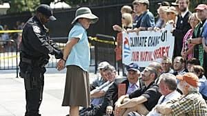 oilsands-arrest-300-0114580