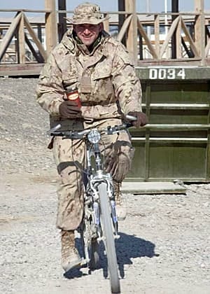 300-tim-hortons-soldier