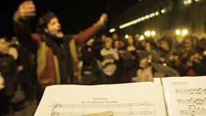 si-berlusconi-music-300