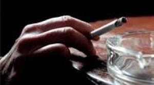tp-cigarette-hand-1056570