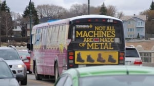 hi-saskatoon-bus-2011
