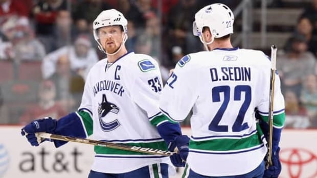 sedins-110308-584
