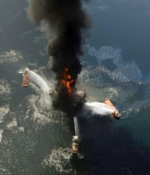 300-oil-rig-fire-cp