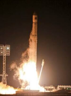 sm-220-russian-rocket-01585255