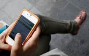 sm-220-iphone-internet-korea-rtr2n2r4