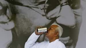 mi-anna-hazare-cp-01151342