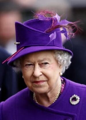 si-queen-elizabeth-2010-220