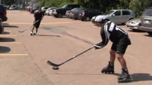 pe-blindhockey300