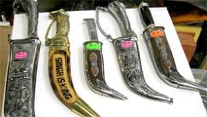 bc-091015-kirpans