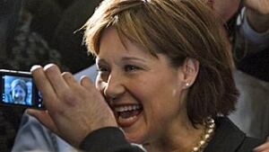 mi-christy-clark-320-rtr2j6