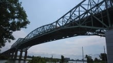 hi-champlain-bridge-852