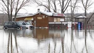 300-flooding-lumsden