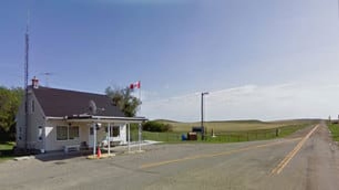 Border crossing at Big Beaver closed Saskatchewan CBC News
