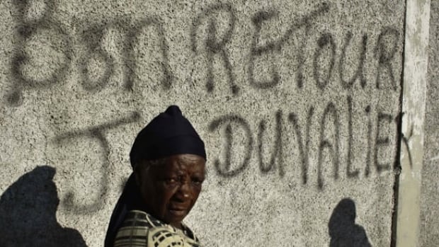 w-haiti-graffiti-cp-rtxwtxe