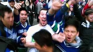 mi-bc-110602-canucks-fans-laanela-3