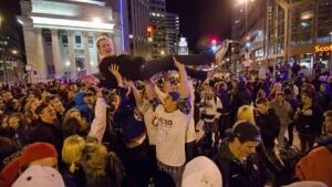mi-crowd-surf-jets-portage