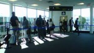 si-toronto-island-airport-220-cbc-img00369-20110715-0841