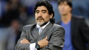 584-maradona-stay