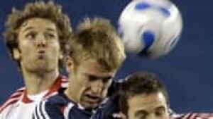 si-concussion-soccer-190