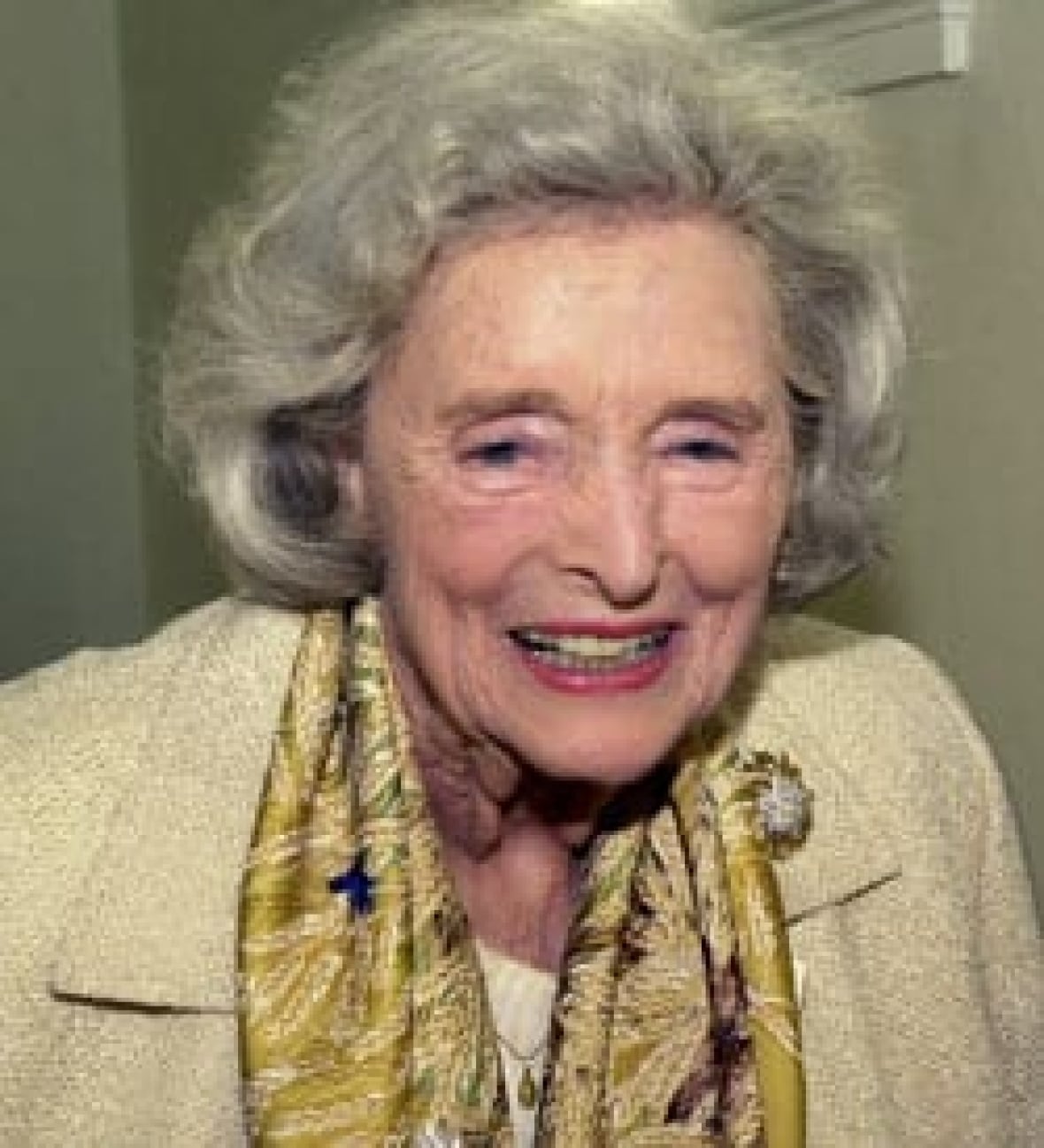 Bob Hope's wife, singer Dolores Hope, dies at 102 CBC News