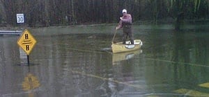 mi-canoe-flood