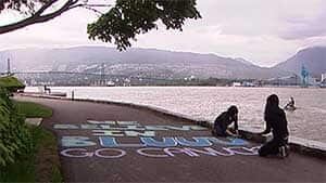 mi-bc-110615-canucks-fans-seawall-2
