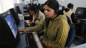 mi-women-work-computer-rtr