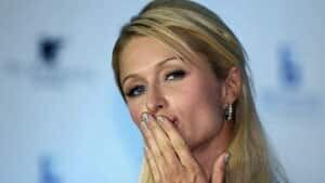 paris-hilton-300-cp-0133289