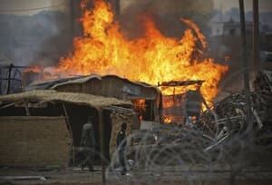 si-abyei-huts-fire-300