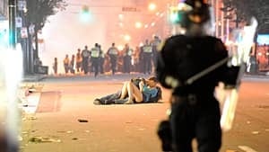 vancouver-riots-300