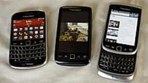 sm-220-blackberry-smartphones-01136485