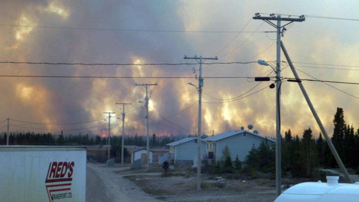 Saskatchewan wildfire forces emergency airlift Saskatchewan CBC News
