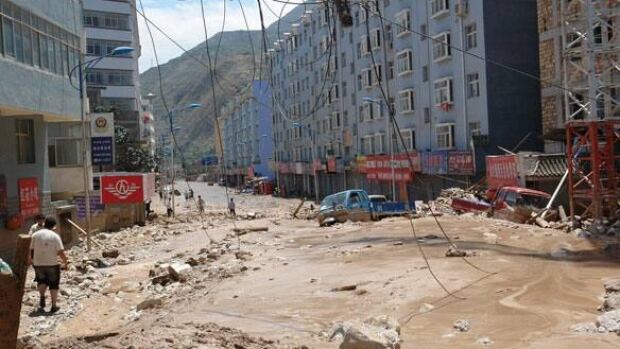 china-584-mudslides-cp-9175
