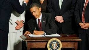 tp-obama-signs-finreg-cp-9082891