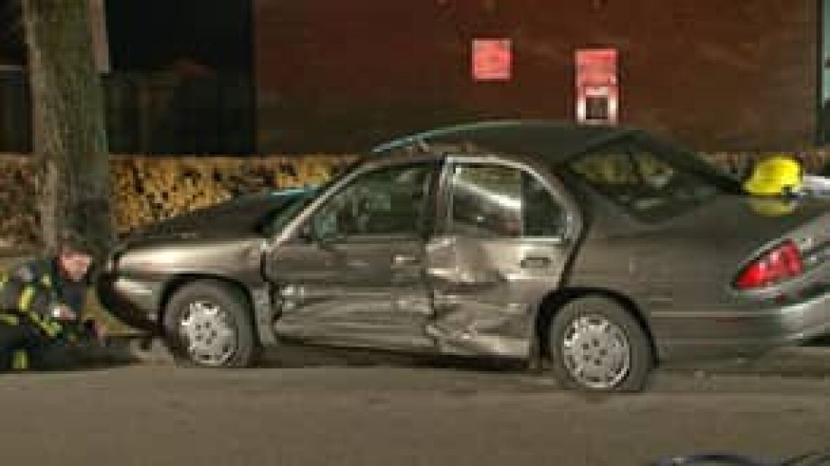 Corydon crash closes intersection CBC News