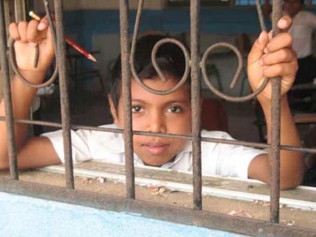 ottawa-100331-schoolbox-student-by-matthew-bassett