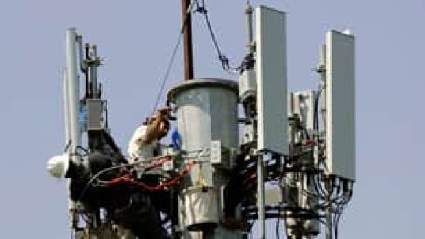 tp-cell-phone-tower-cp-9457273