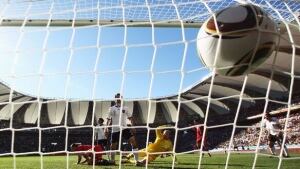 serbia-goal-f-100618