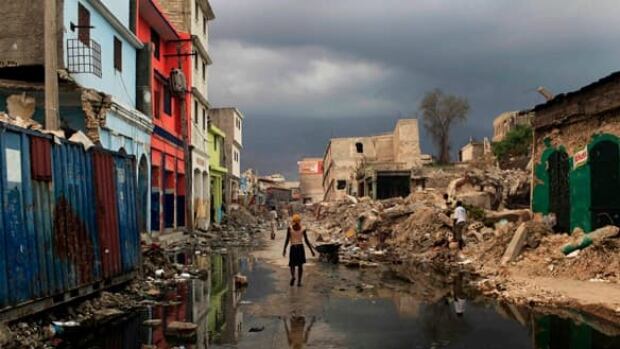 full-haiti-rubble-8371514