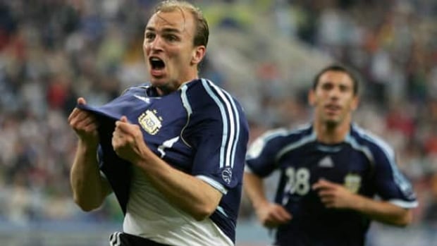 cambiasso-esteban060626gett