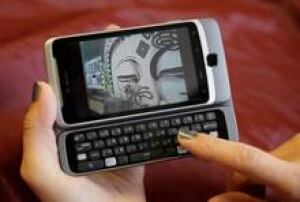 smart-phone-trojan-cp-9580396-220x148