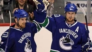 sedins-canucks091214