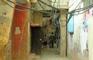 ayed-wires-alley-hang
