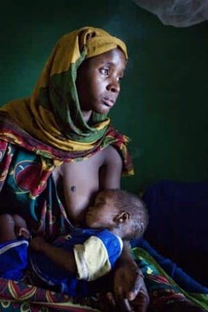 chad-woman-baby-rtr2b629