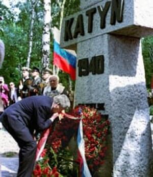 yeltsin-katyn-cp-RTXEYGV