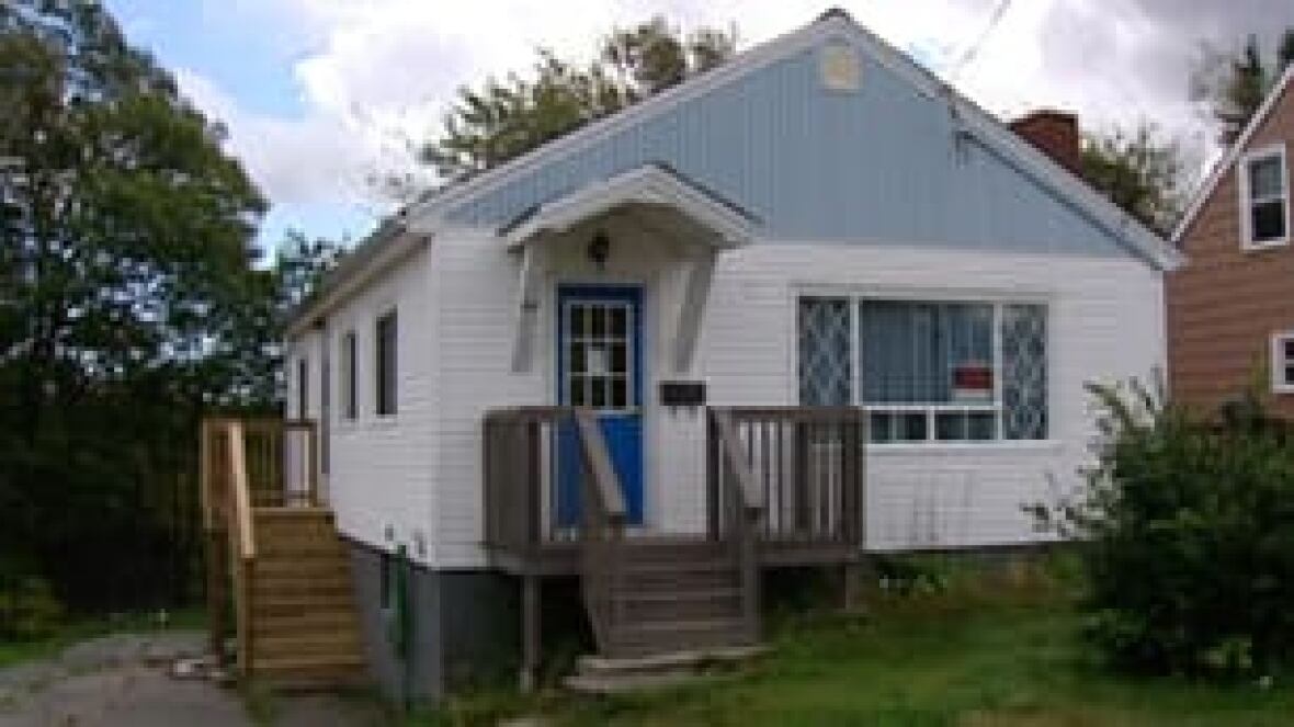 Landlord warns about fake rental CBC News