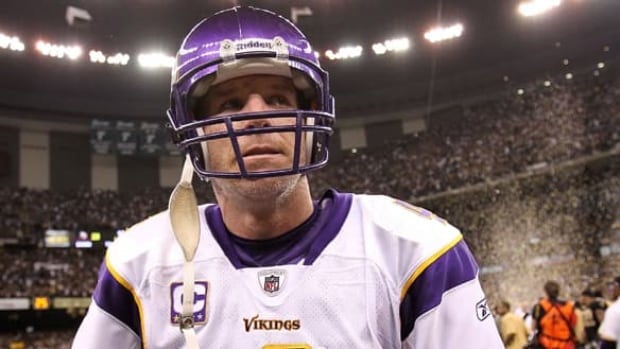 favre-get-100124-584
