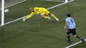 suarez-goal-ap-100622